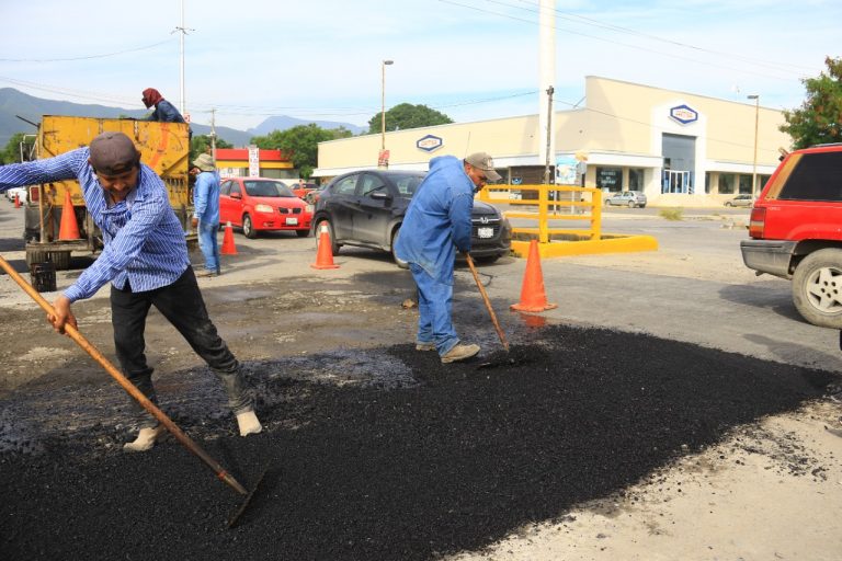 Refuerza Gobierno de Lalo Gattás acciones de mejoramiento urbano