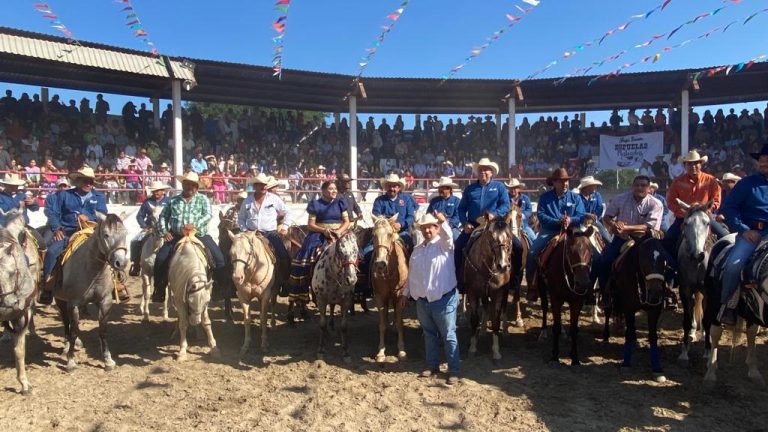 Cabalgan todos unidos en favor de un solo proyecto