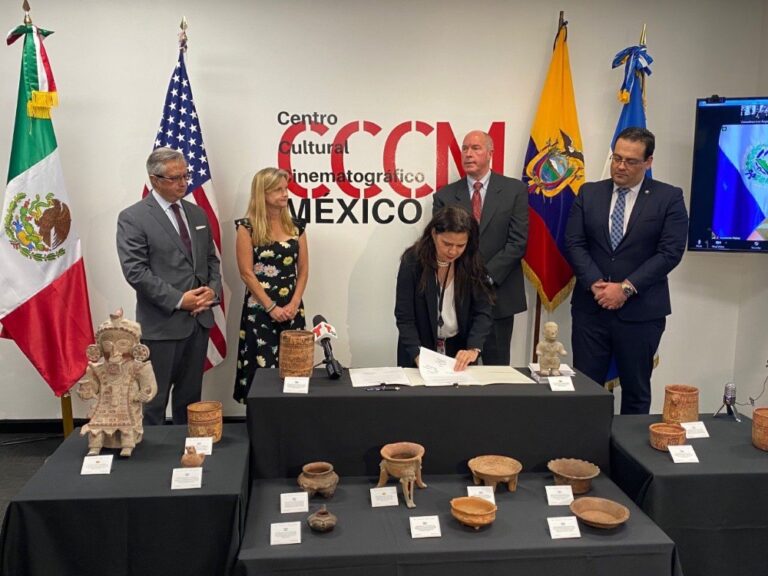 México entrega a Ecuador y El Salvador piezas prehispánicas recuperadas en Los Ángeles, California