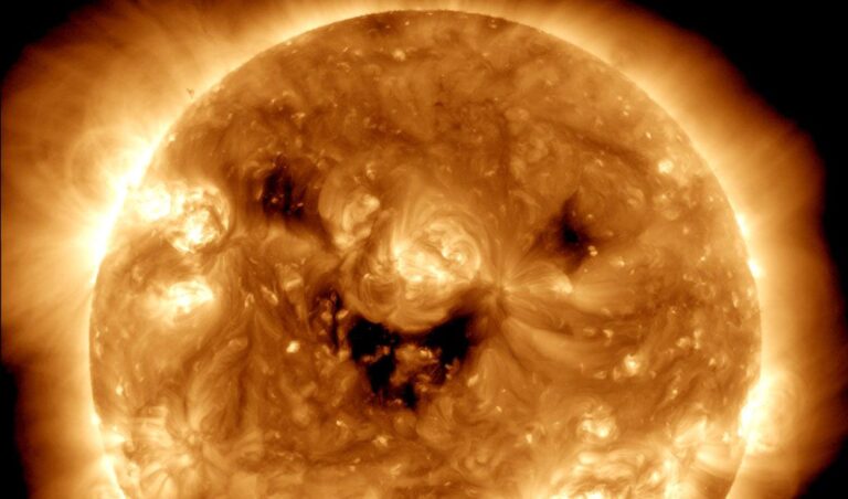 Mira la deslumbrante “sonrisa” del Sol que inmortalizó la NASA