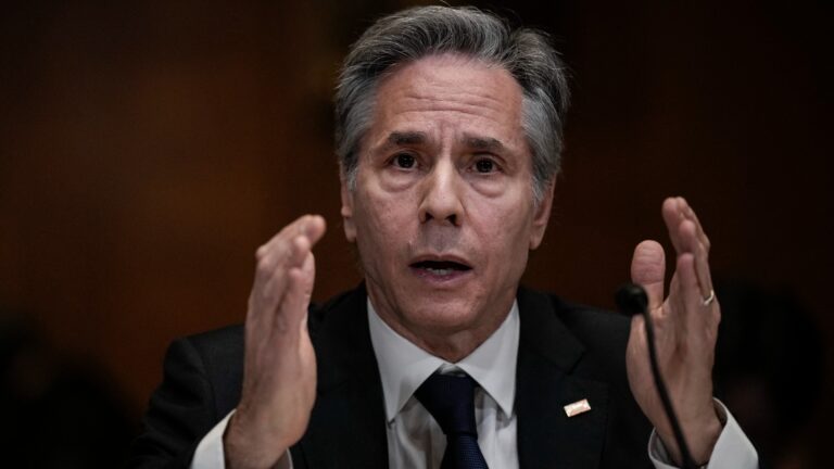 “Falso” que cárteles dominen partes de México, responde AMLO a Blinken