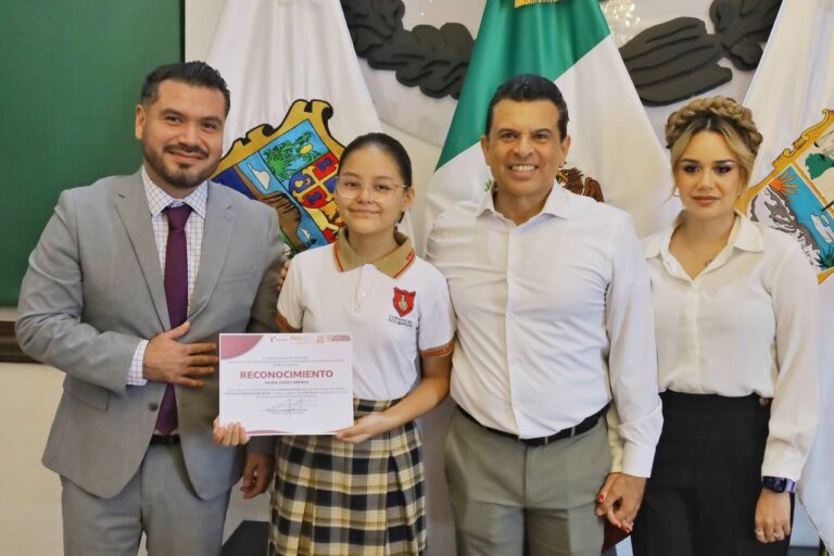 Sesionan alumnos de Victoria como Presidente y Regidores por un Día en Cabildo local