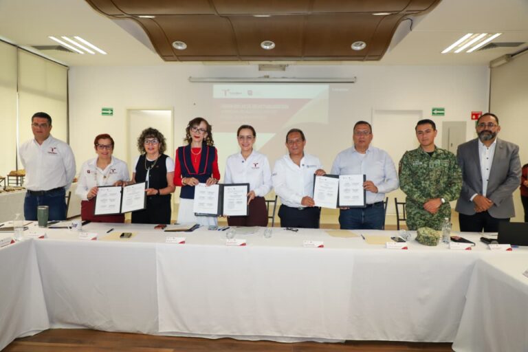Toman protesta a integrantes del Consejo Estatal de Nutrición